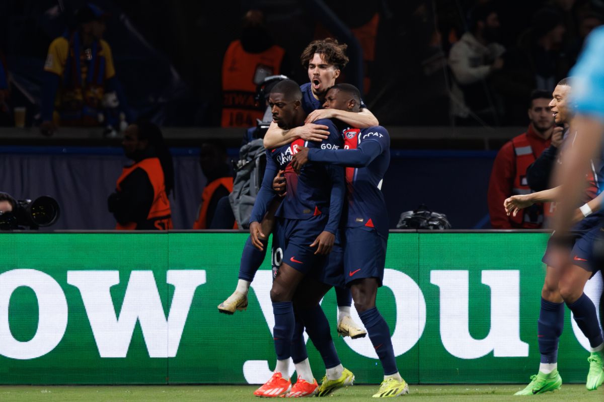 Joueurs du PSG célébrants un but