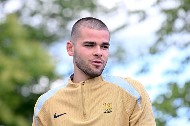 PSG : « Lucas Chevalier ? Je ne sais pas trop ce qu’on attend de lui »