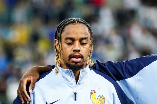 Mercato : Ça balance sur Barcola au PSG… Transfert en vue ?