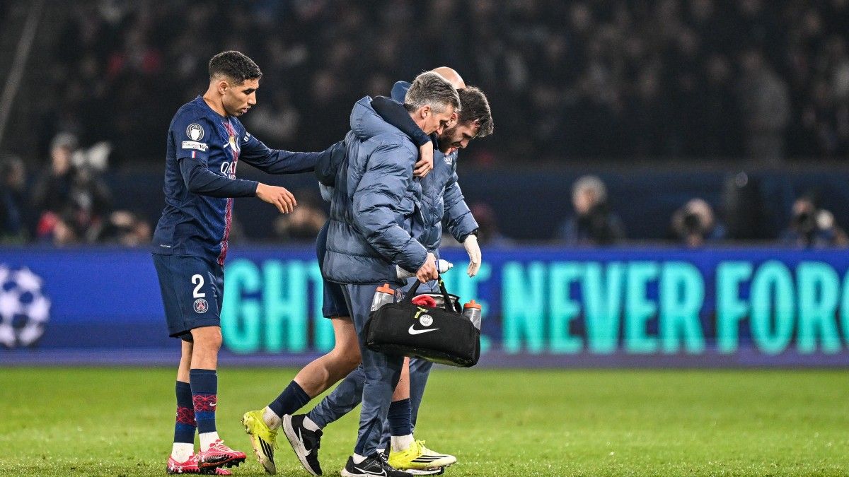Khvicha Kvaratskhelia est sorti sur blessure lors du match PSG–Newcastle